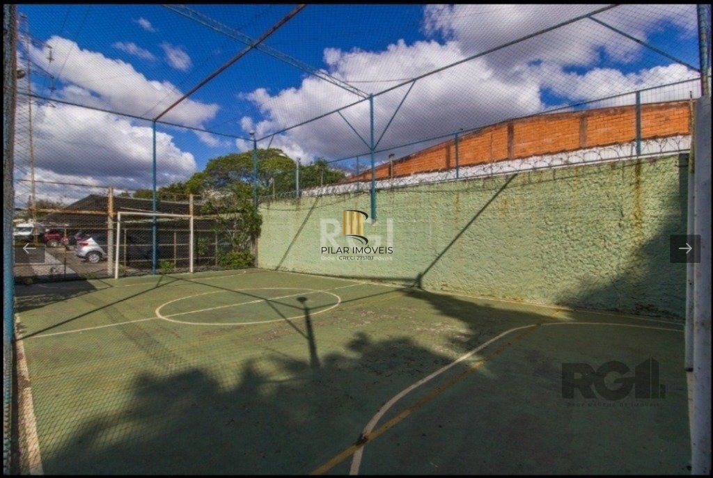 Casa em condomínio no Sarandi de 2d vaga e infra