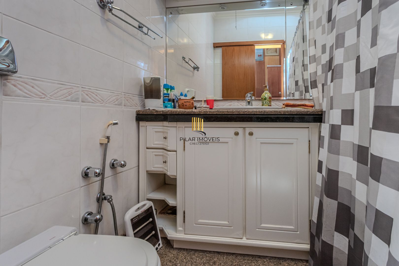 Casa de Condomínio 5 dormitórios no bairro Três Figueiras
