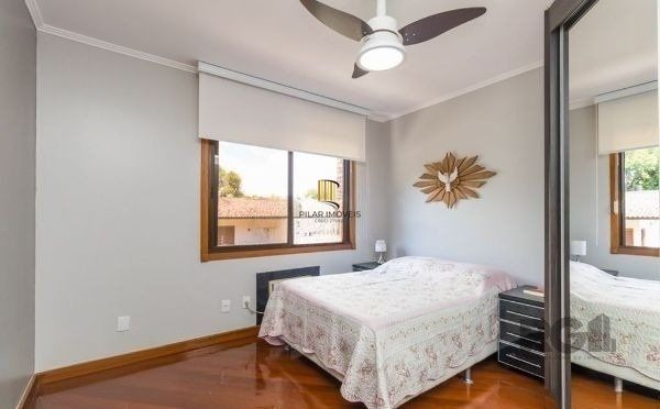 Casa sobrado no Cristal de 3 dormitórios e 3 vagas