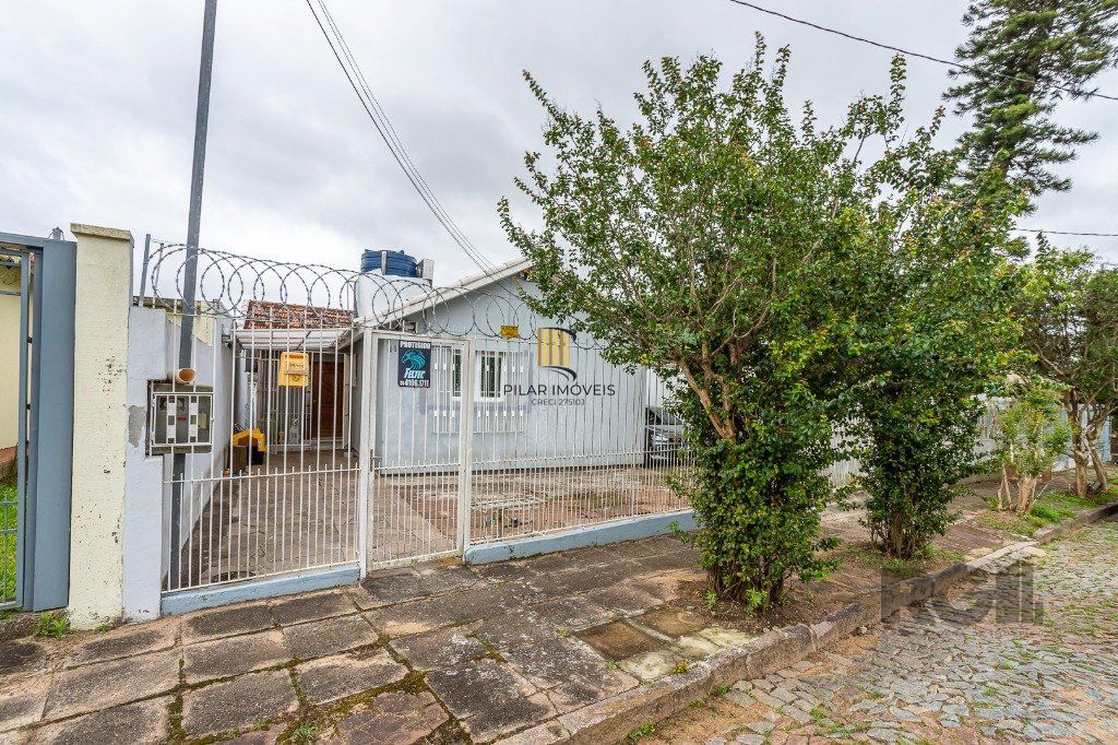 casa de 03 dorm, 02 banheiros , 03 vagas