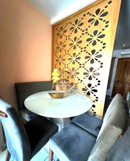 Casa no bairro Hípica de 2 dormitórios e vaga