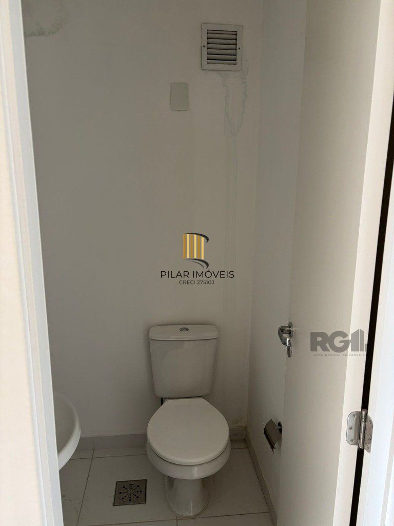 Sala comercial no ICON andar alto - desocupado