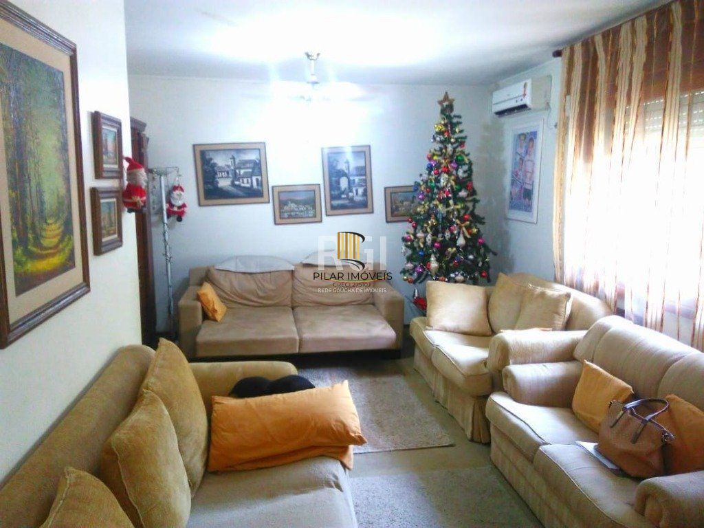 Casa para Venda - 340m², 4 dormitórios, sendo 2 suites, 3 vagas - Jardim Lindóia