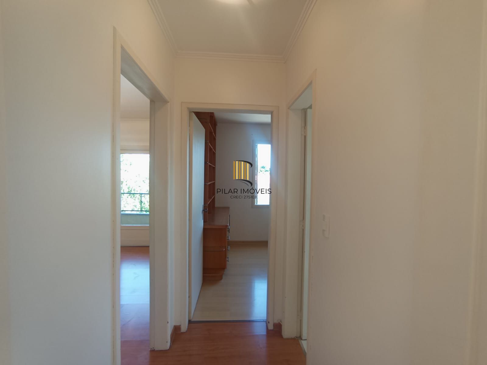 Apartamento no bairro Teresópolis de 2 dormitórios e vaga DESOCUPADO