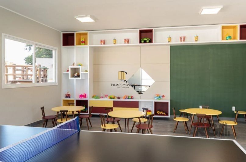 Sobrado novo com aproximadamente 88m² no bairro Vila Nova.