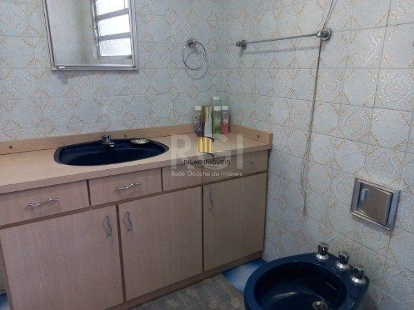 Apartamento no Bom Fim de 3 dormitórios frente com 103m²