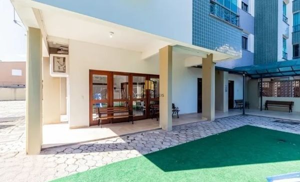 Apartamento na Cavalhada de 2 dormitórios e vaga