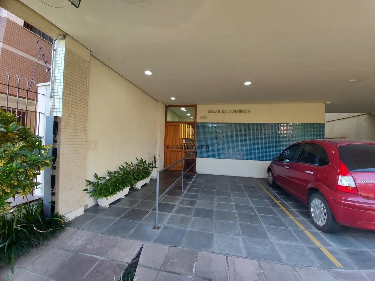 Apartamento no Jardim Botânico de 1 dormitório semi mobiliado