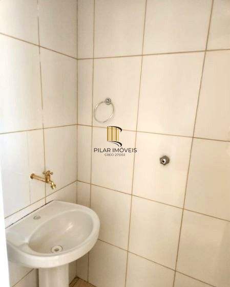 Apartamento no Menino Deus de 2 dormitórios DESOCUPADO