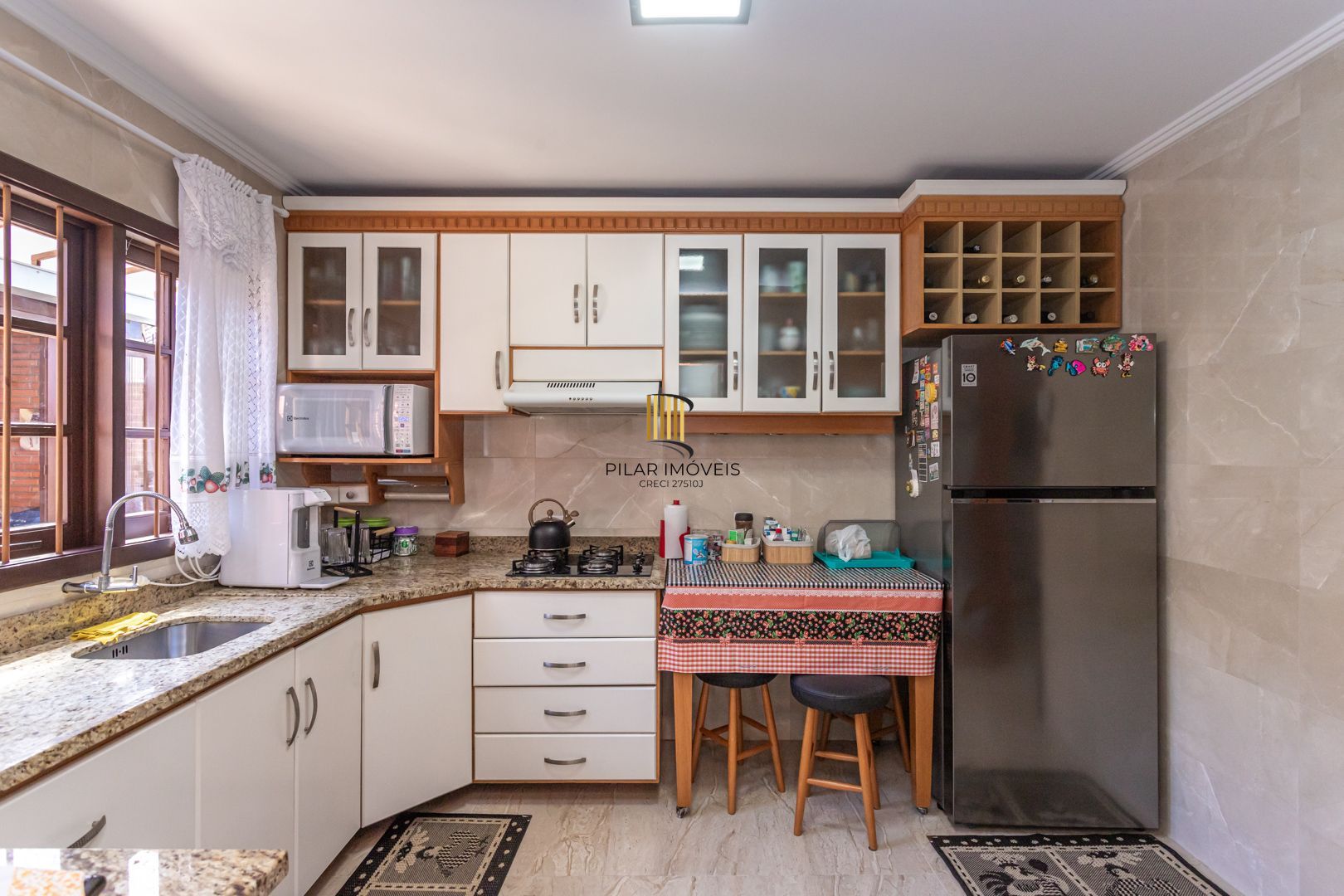 Casa 3 dormitórios no bairro Camaquã