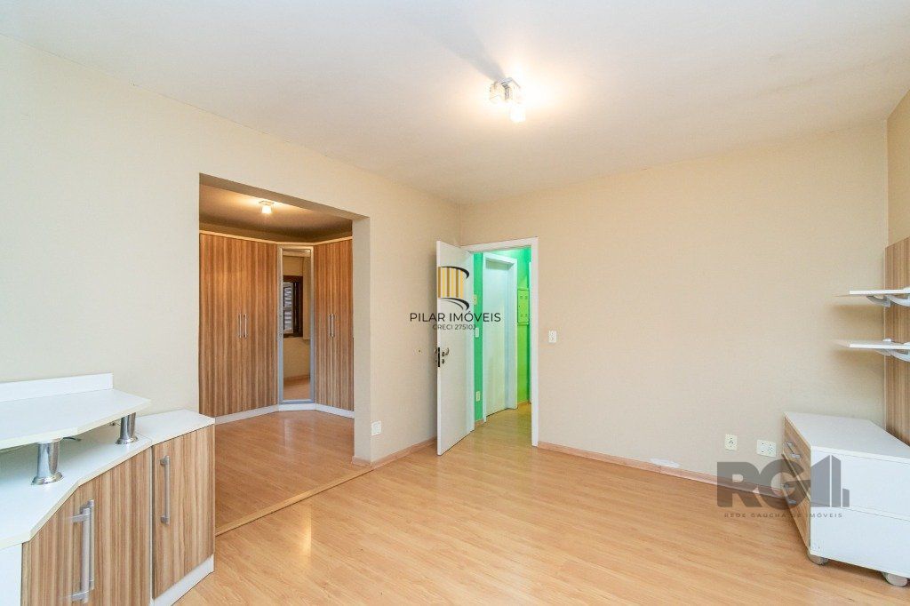 Casa Condominio no bairro Guarujá de 3 dormitórios 1 vaga DESOCUPADA