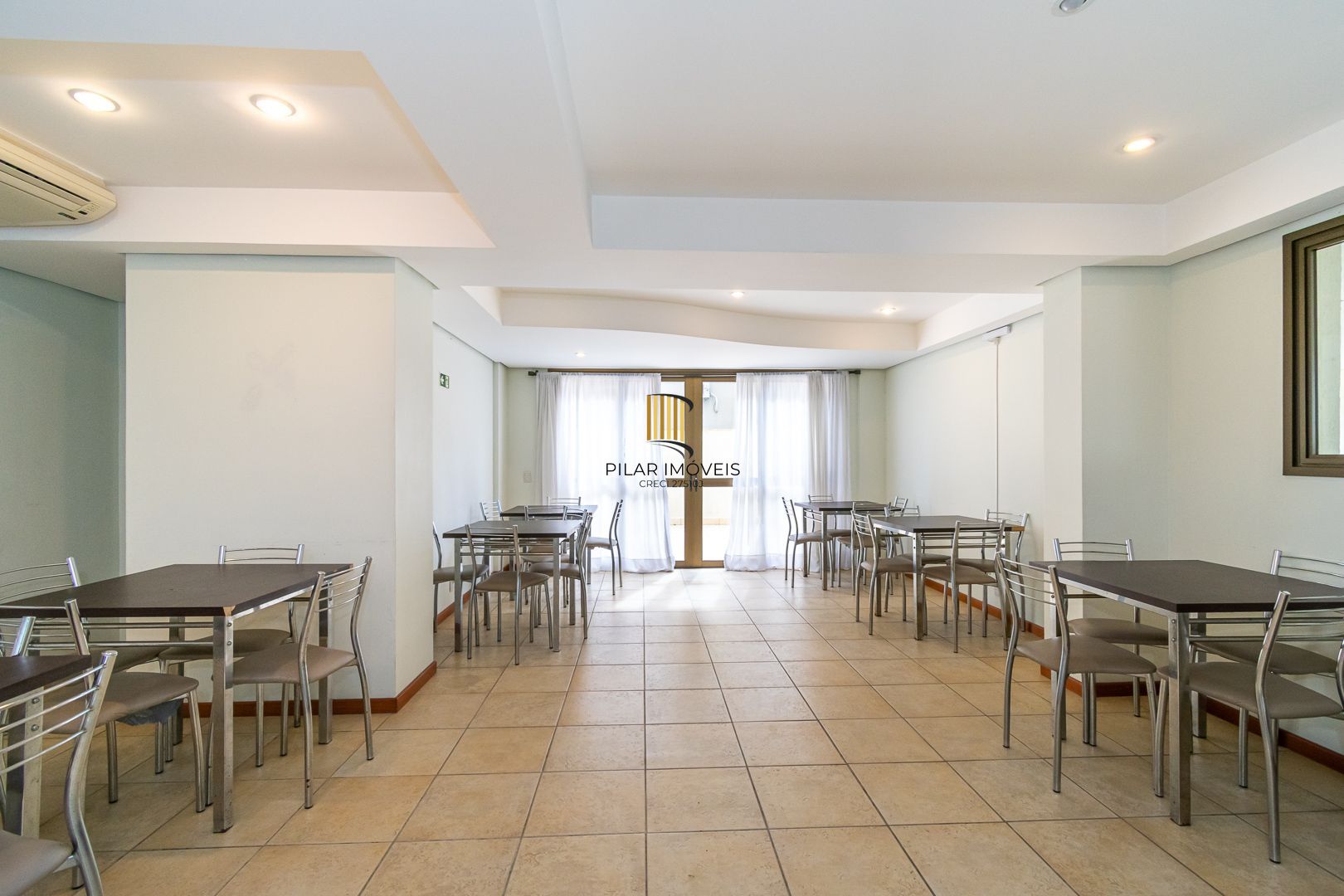 Apartamento impecável, finamente decorado, entrar e morar!