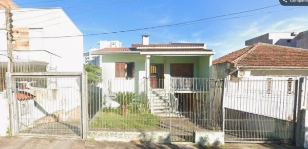 Casa sobrado no bairro Vila Ipiranga de 4 dormitórios e 2 vagas - Pilar Imóveis