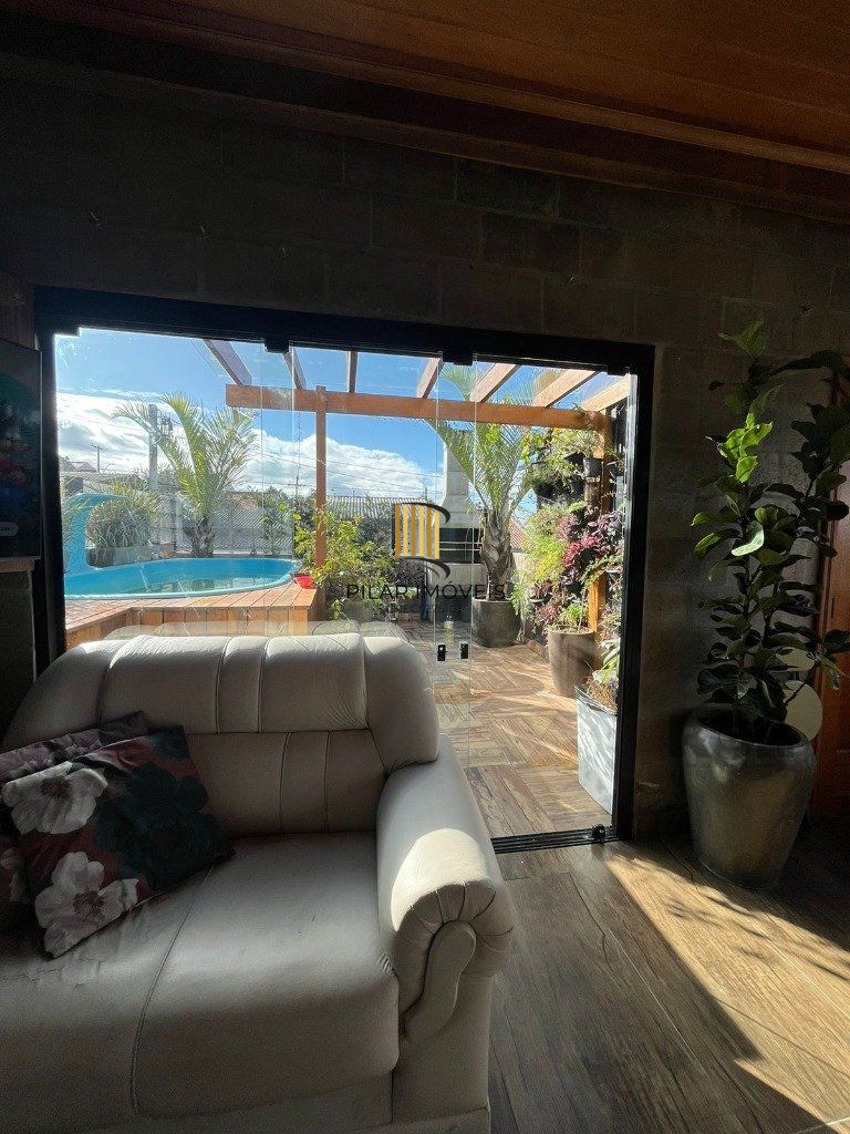 Casa 2 dormitórios no bairro Rubem Berta