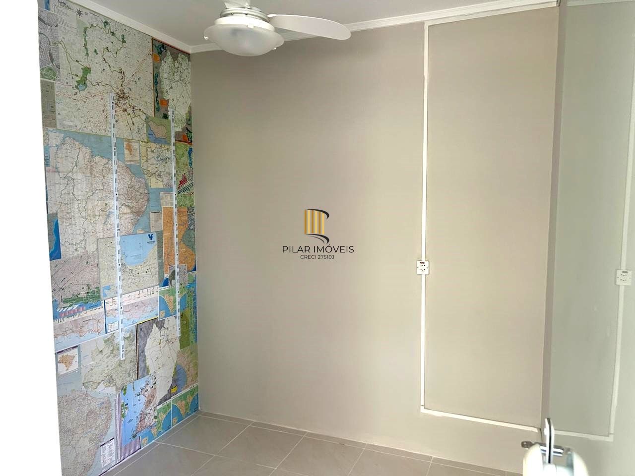 Apartamento no Cristal de 2 dormitórios, dependência e vaga