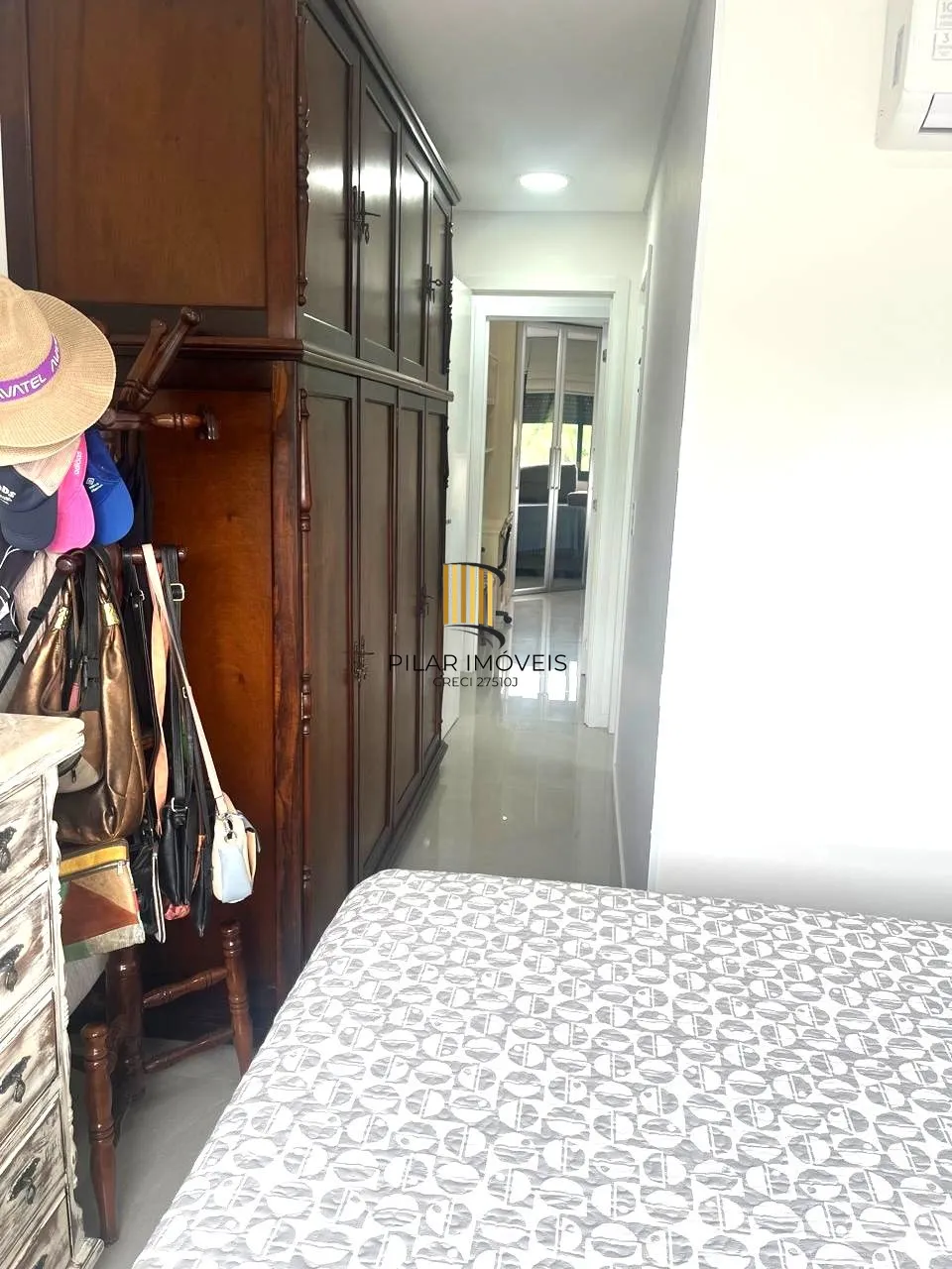 Apartamento no bairro Cristal de 2 dormitórios e vaga MOBILIADO