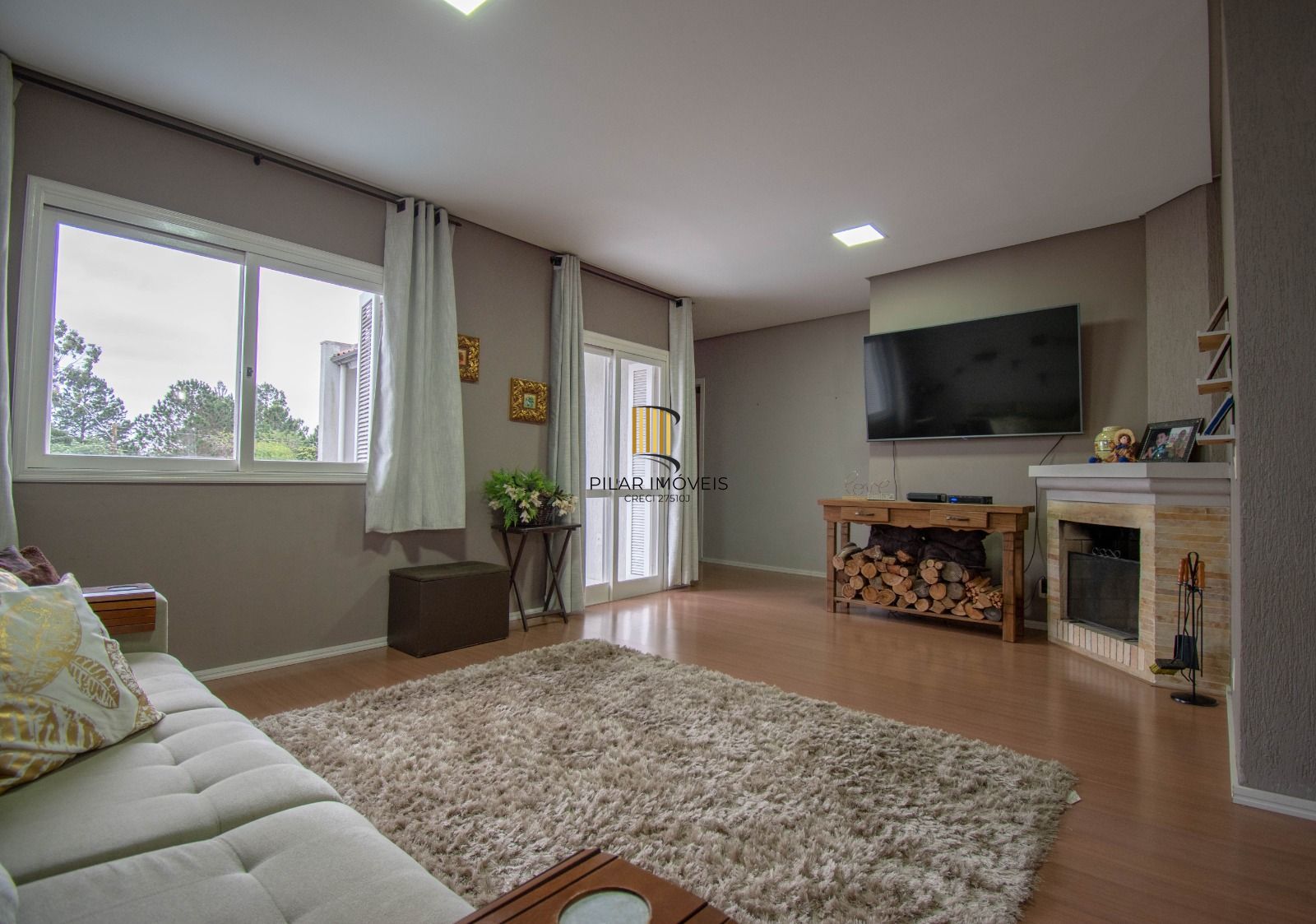 Casa sobrado no bairro Mont Serrat em Canoas