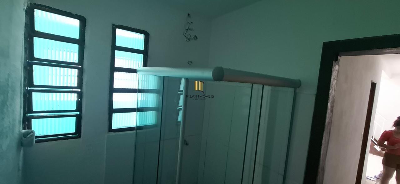 Casa em Canoas de 2 dormitórios DESOCUPADA