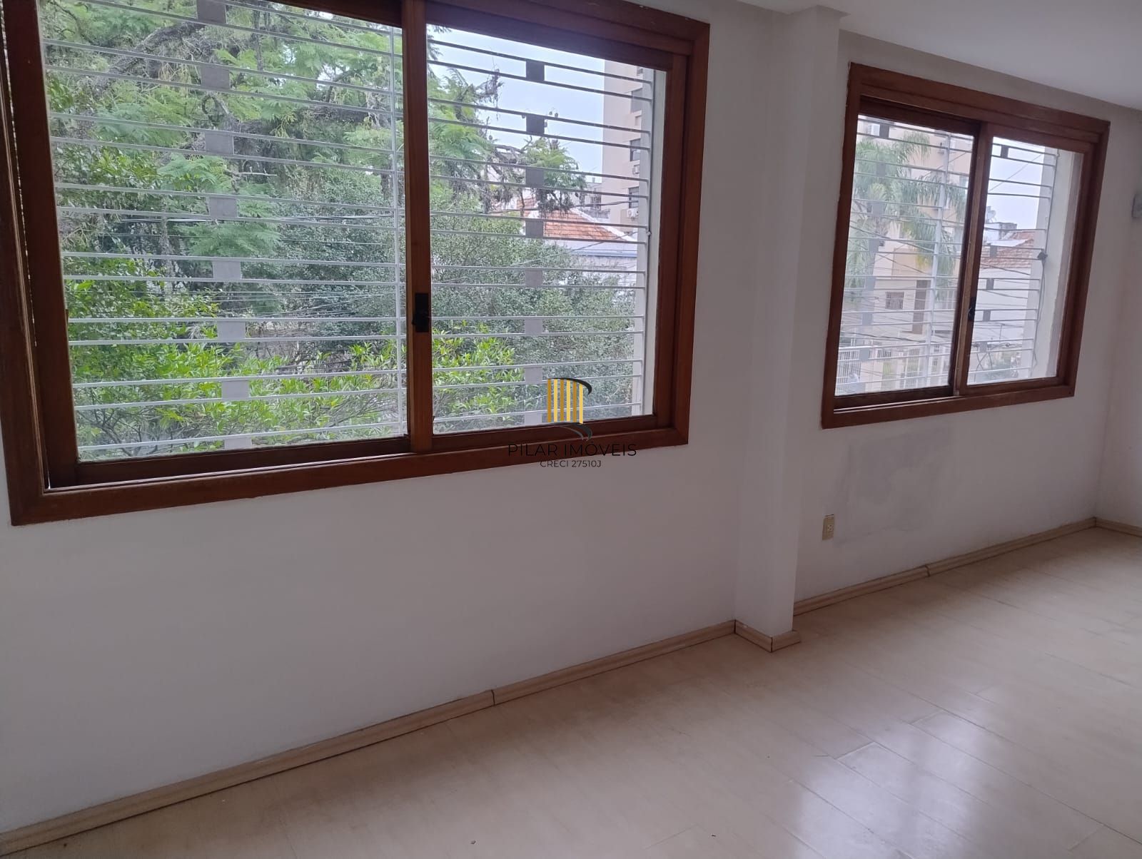 CASA MISTA COMERCIAL NO TÉRREO E RESIDENCIAL EM CIMA