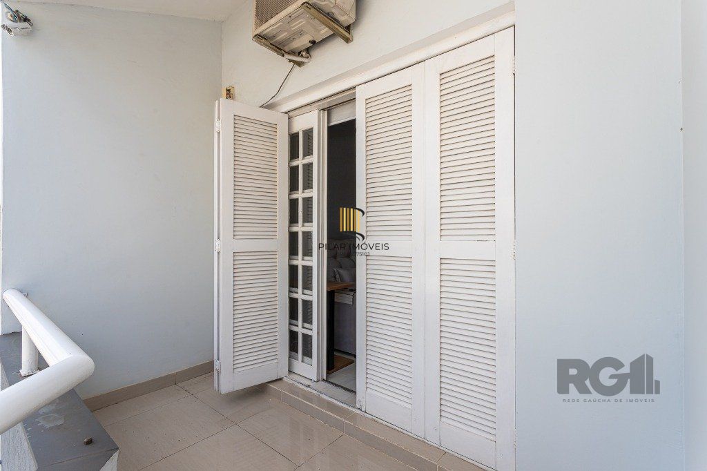casa sobrado no Alto Petrópolis de 5 dormitórios e 3 vagas