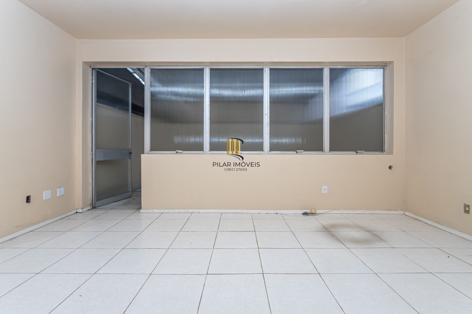 Sala Comercial com terraço