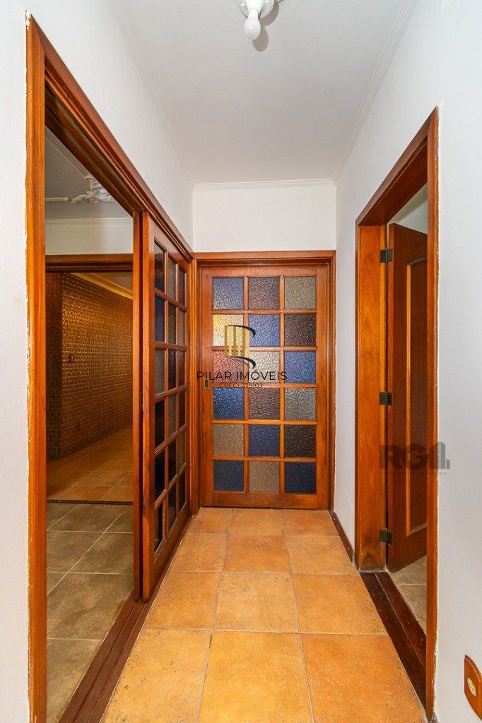 Casa no Jardim Itu com 5 dormitórios e 2 vagas e piscina
