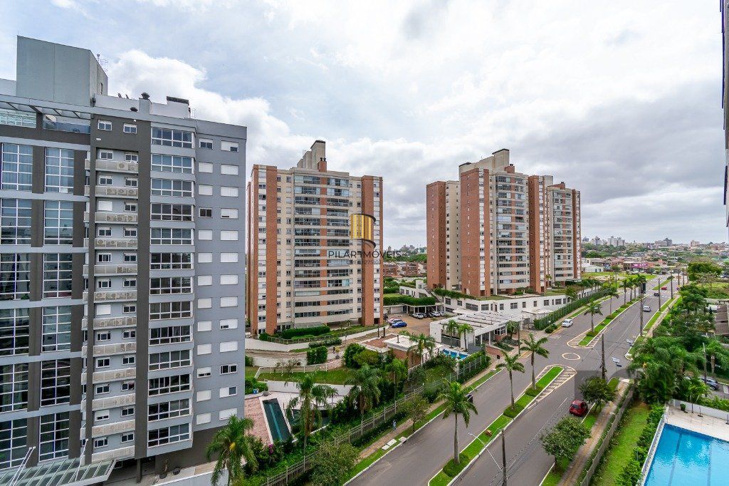 APTO 03 DORM. SUÍTE ,lareira, sacada c/ churrasqueira, 02 VAGAS .prédio com toda infra