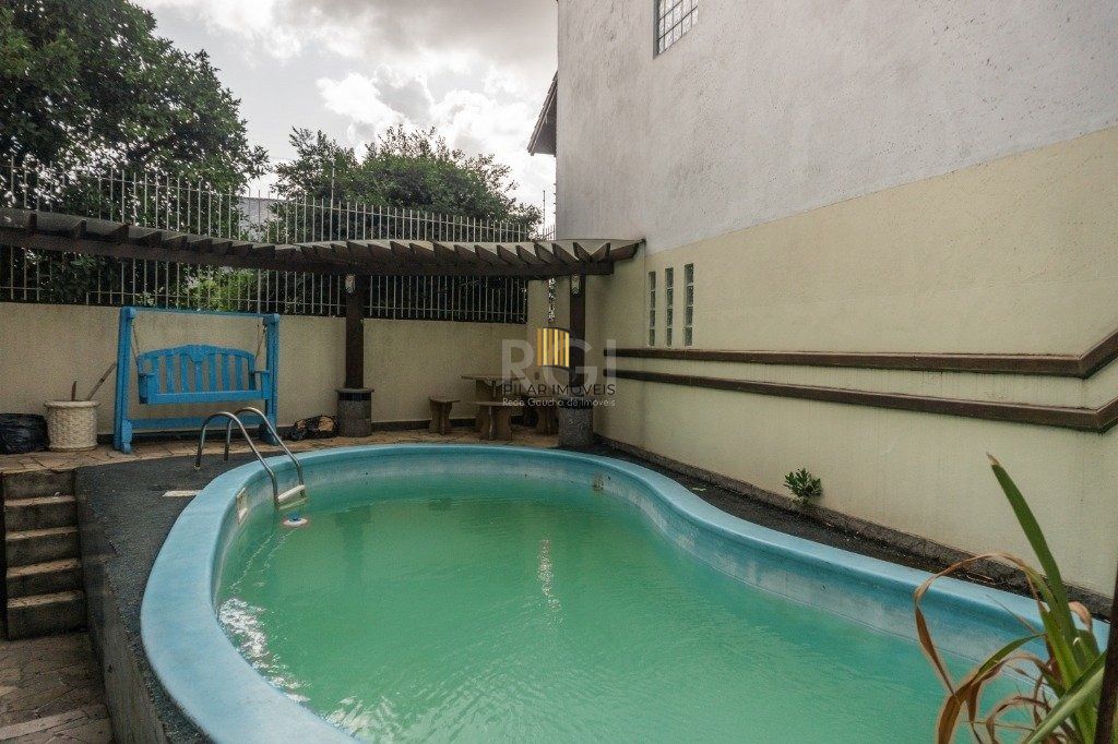 Casa para Venda de 5 dormitórios 3 vagas - bairro Chácara das Pedras
