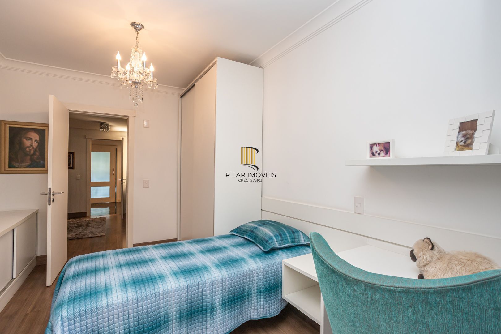 COBERTURA MOBILIADA COM VISTA PARA O GUAÍBA