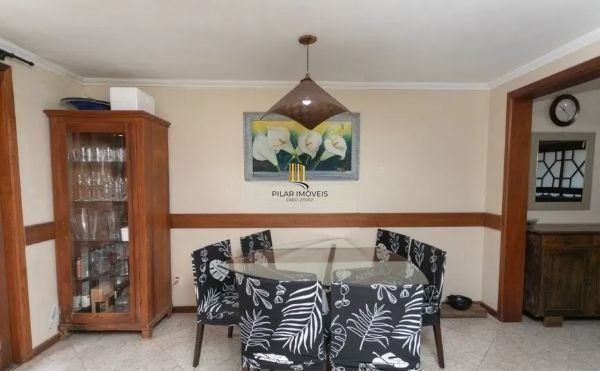 Casa sobrado no bairro Ecoville de 3 dormitórios e 4 vagas