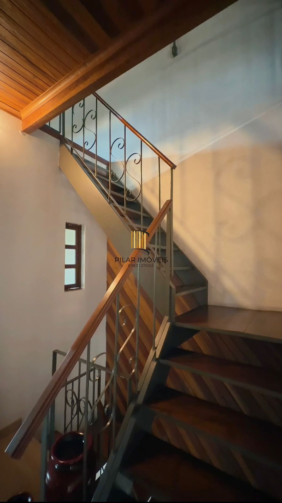 Excelente casa para venda com edicula e sotão. Entrar e morar!