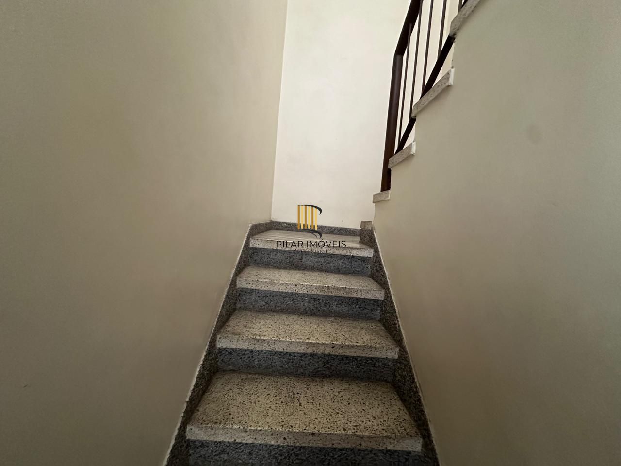Ótima cobertura de 3 dormitórios com 232m² no bairro Passo da Areia.