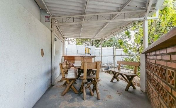 Apartamento no Passo D'areia de 1 dormitório e vaga