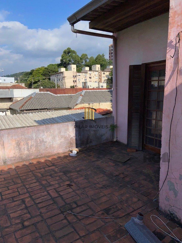 Casa para utilização comercial, no bairro Teresópolis, em Porto Alegre, RS.