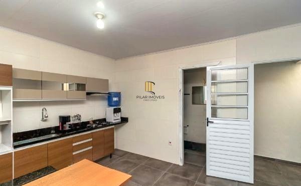 Casa no bairro Jardim Carvalho de 2 dormitórios e amplo pátio