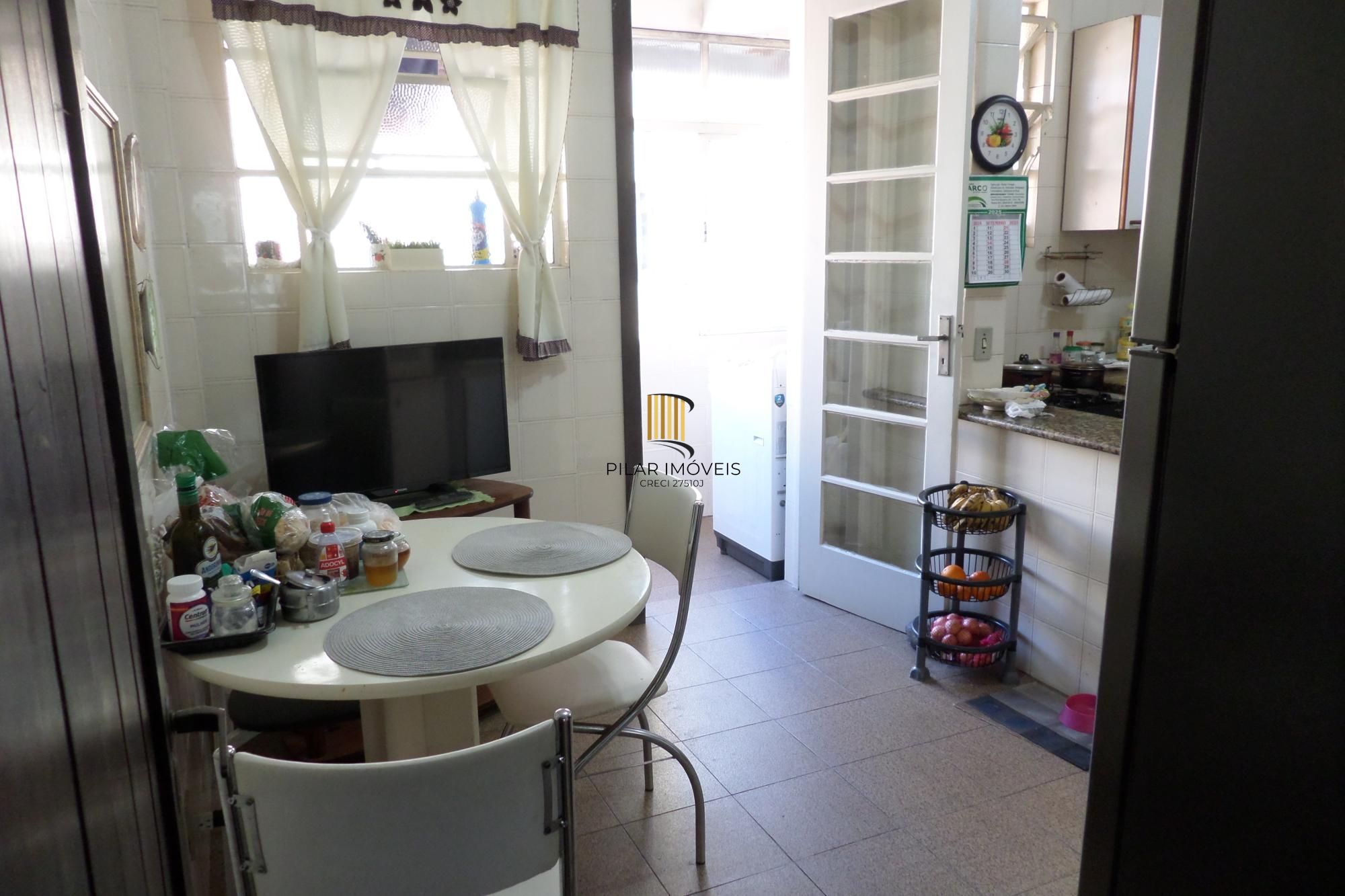Apartamento no bairro Indepndência com 94m² de 2 dormitórios