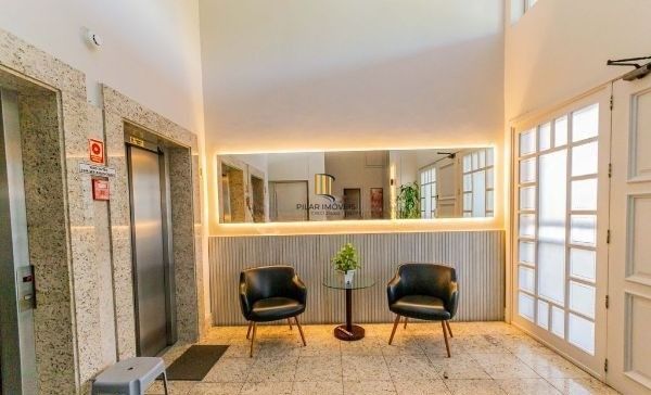 Apartamento na Cidade Baixa de 2 dormitórios e vaga