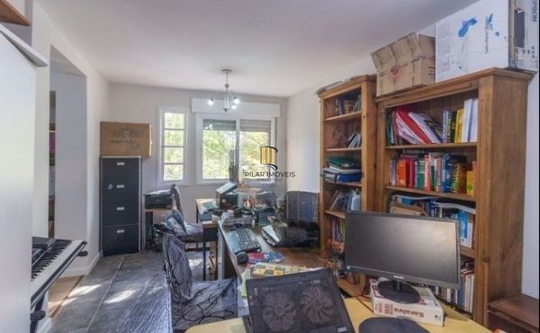 Apartamento no bairro Petrópolis de 2 dormitórios e vaga