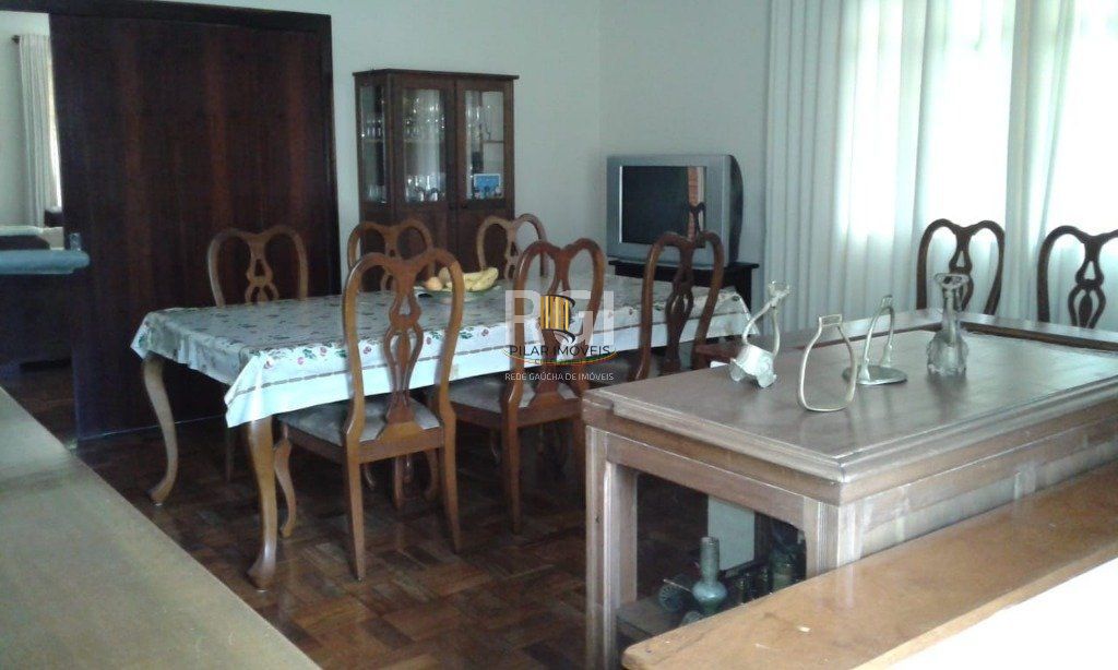 Sítio para Venda - 230m², 3 dormitórios, sendo 1 suites, 4 vagas - Centro