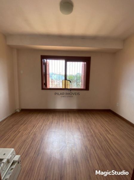 Casa com 3 quartos e 107m² à venda em Jardim Itu, Porto Alegre.