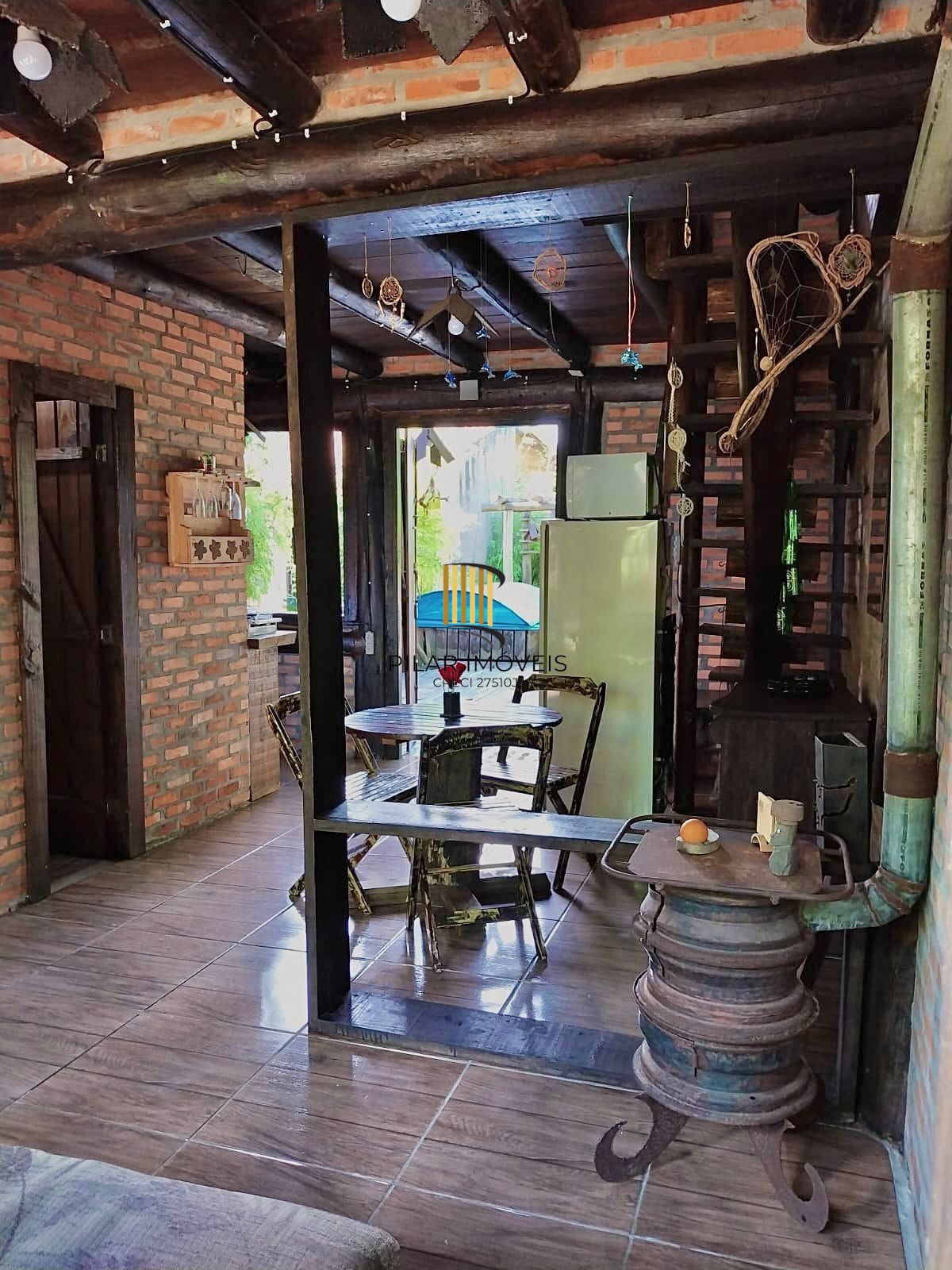 Sobrado 1 dormitório no bairro Alto Arroio