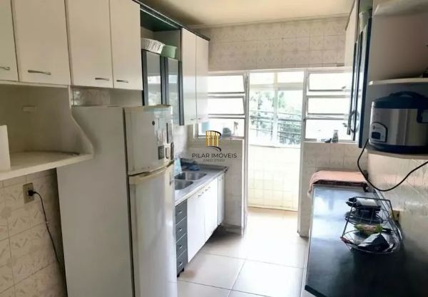 Apartamento no Petrópolis de 2 dormitórios e 2 vagas