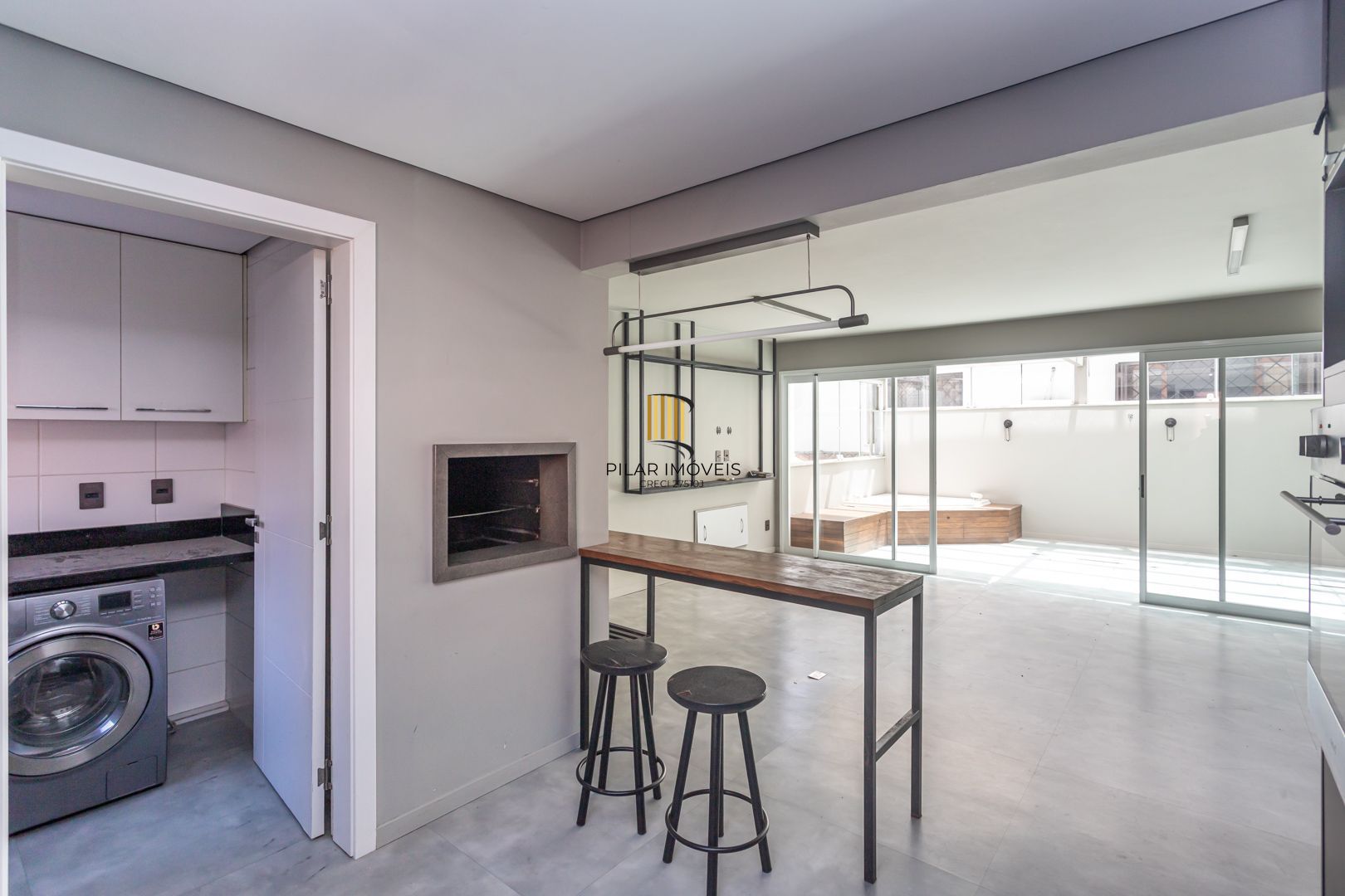 Apartamento Garden no bairro Pertrópolis de 3 dormitórios e 2 vagas DESOCUPADO