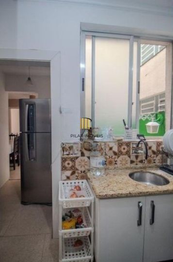 Apartamento TÉRREO com pátio no Menino Deus de 2 dormitórios e vaga rotativa