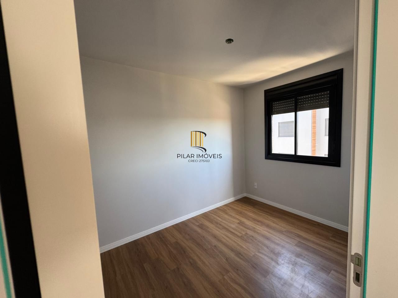 Apartamento de 2 dormitórios e vaga semi mobiliado em Canoas