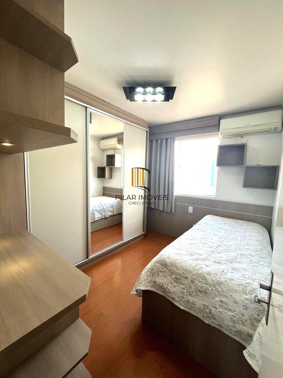 Casa em Condomínio fechado no Humaitá de 3 dormitórios 2 vagas e infra