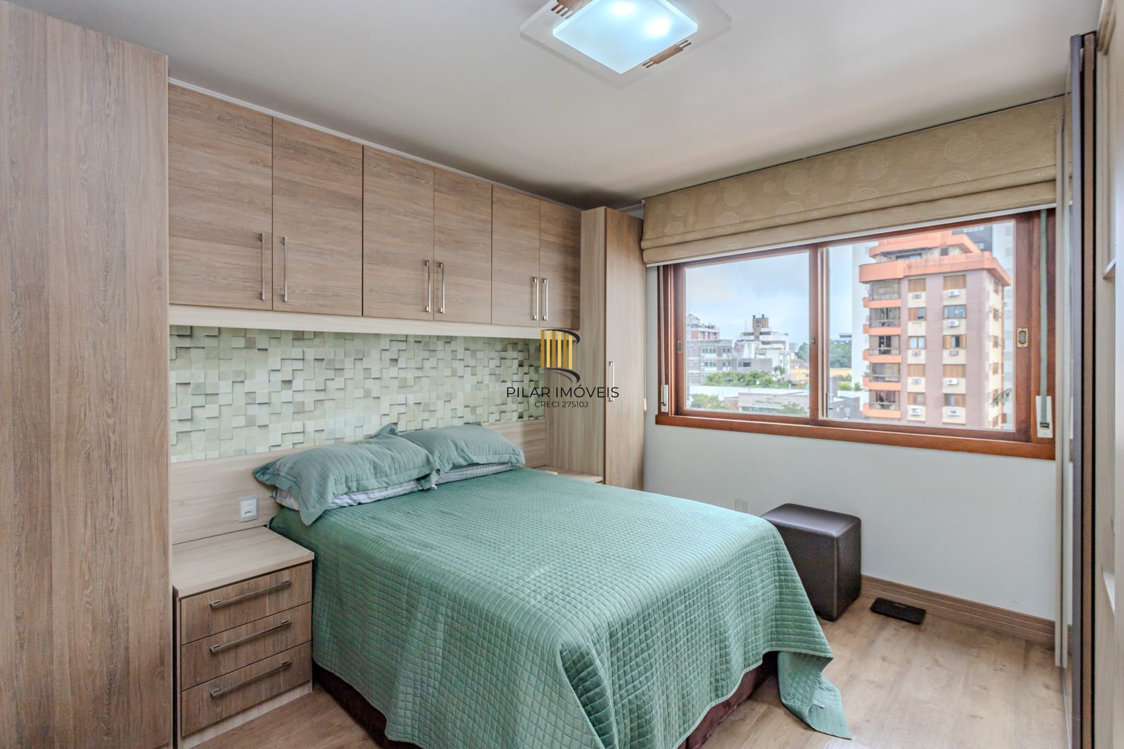 Apartamento no bairro Menino Deus de 4 dormitórios e vaga