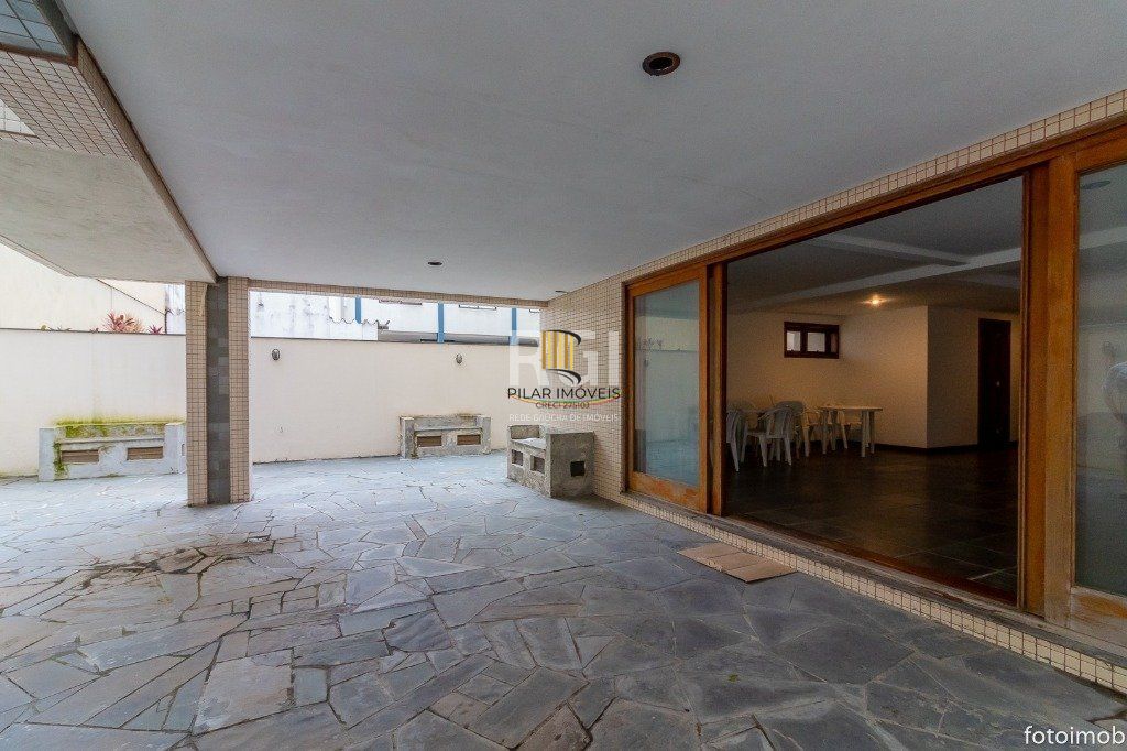 Cobertura para Venda - 248.34m², 3 dormitórios, sendo 1 suites, 3 vagas - Petrópolis