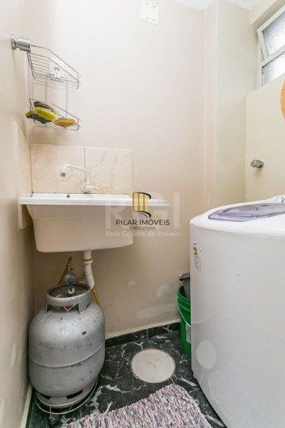 Apartamento no bairro Vila Ipiranga de 2 dormitórios e 2 vagas