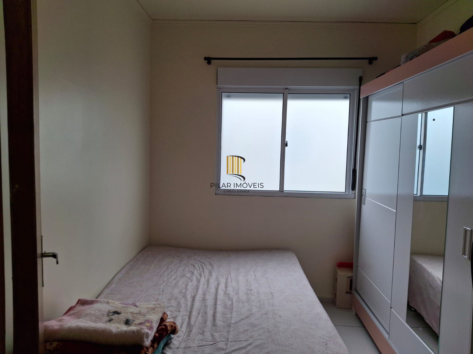 Apartamento 02 dormit com vaga fixa, no bairro Chapéu do Sol, em Porto Alegre